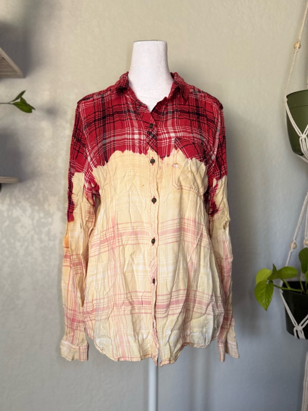 Universal Thread Bleached & Distressed Button Down L